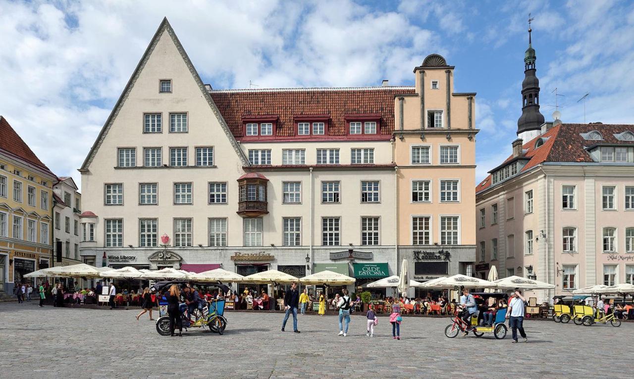 Tallinn City Apartments Old Town Square Bagian luar foto