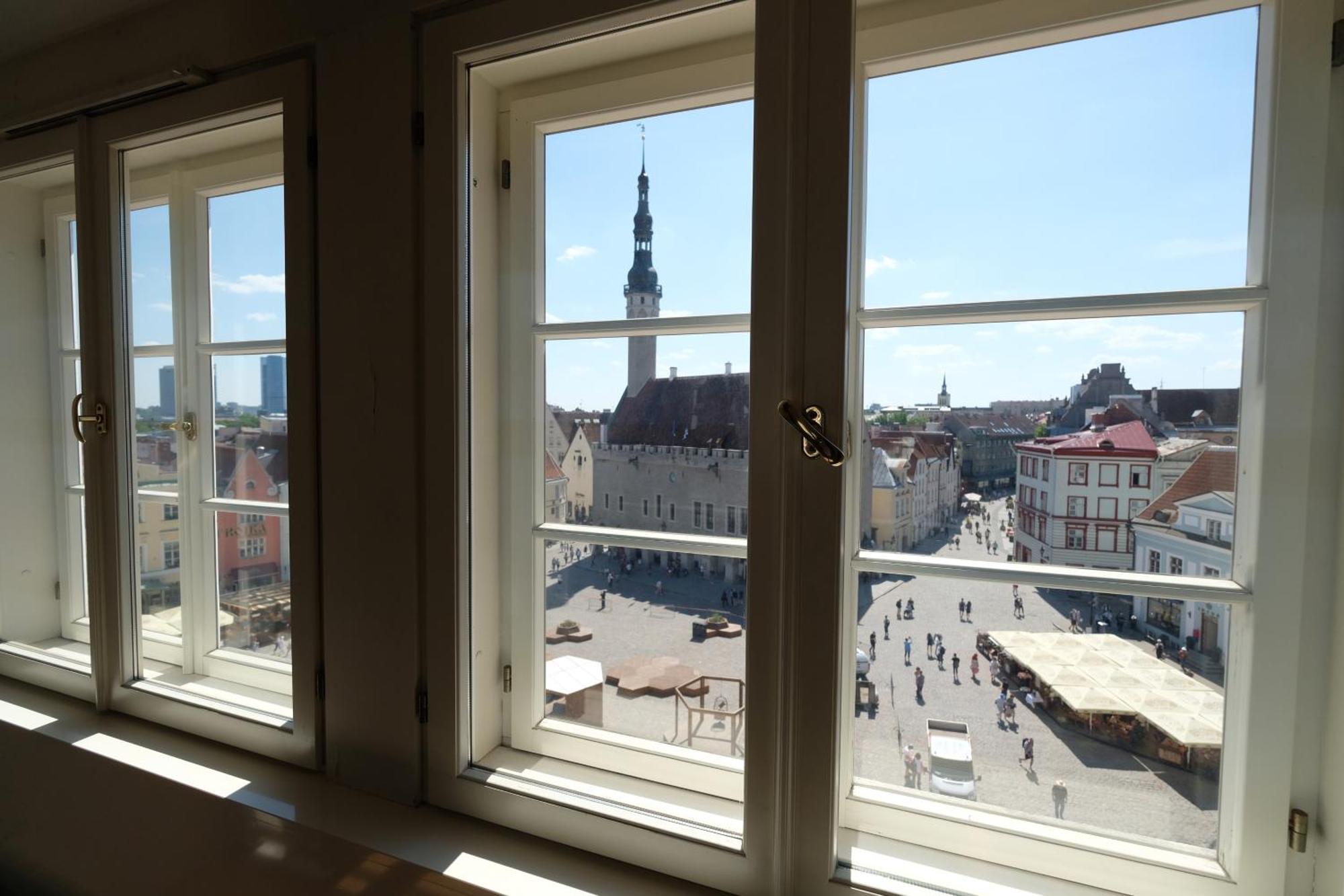Tallinn City Apartments Old Town Square Bagian luar foto