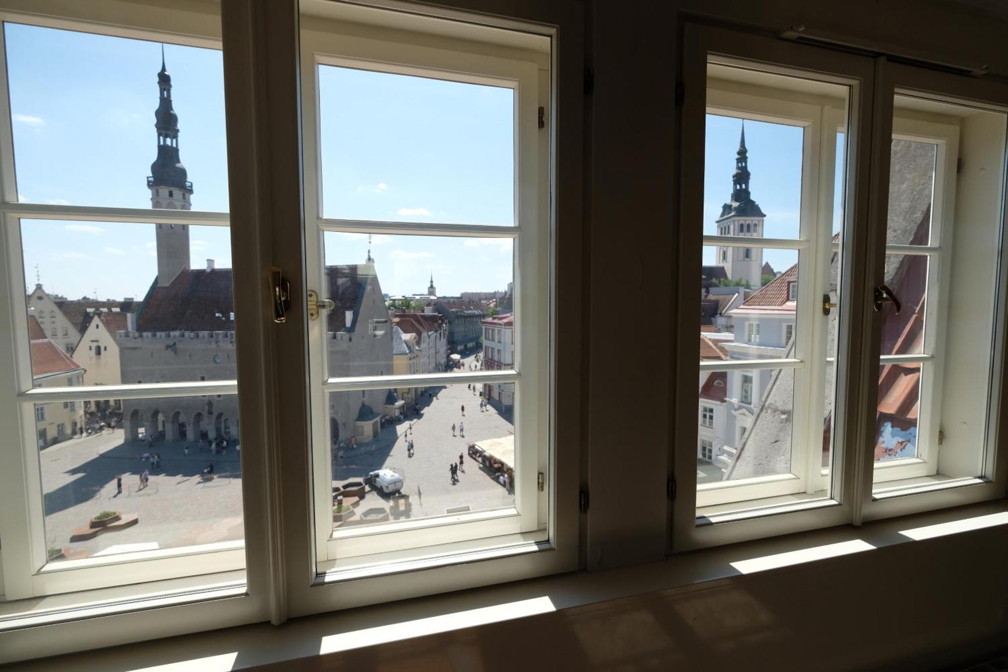 Tallinn City Apartments Old Town Square Bagian luar foto